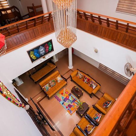 Parudeesa - Heavenly- Luxurious Palace Look-Near Cbd - Kerala - India With Breakfast Kaladi Exterior photo
