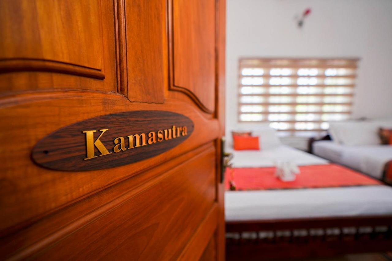 Parudeesa - Heavenly- Luxurious Palace Look-Near Cbd - Kerala - India With Breakfast Kaladi Room photo