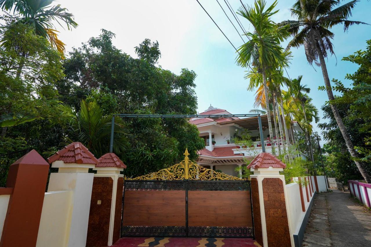 Parudeesa - Heavenly- Luxurious Palace Look-Near Cbd - Kerala - India With Breakfast Kaladi Exterior photo
