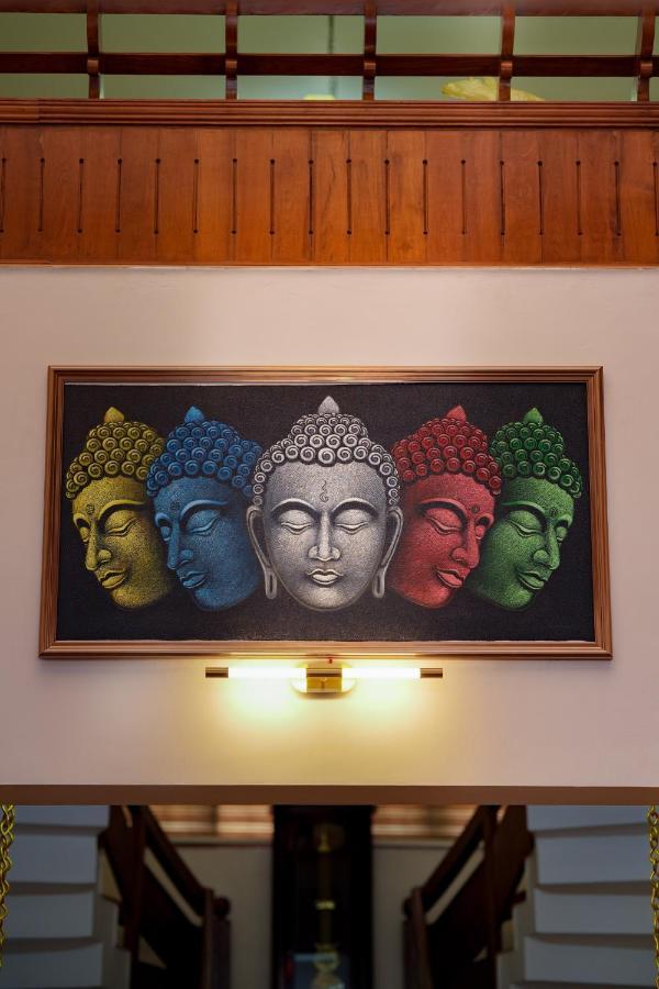 Parudeesa - Heavenly- Luxurious Palace Look-Near Cbd - Kerala - India With Breakfast Kaladi Exterior photo