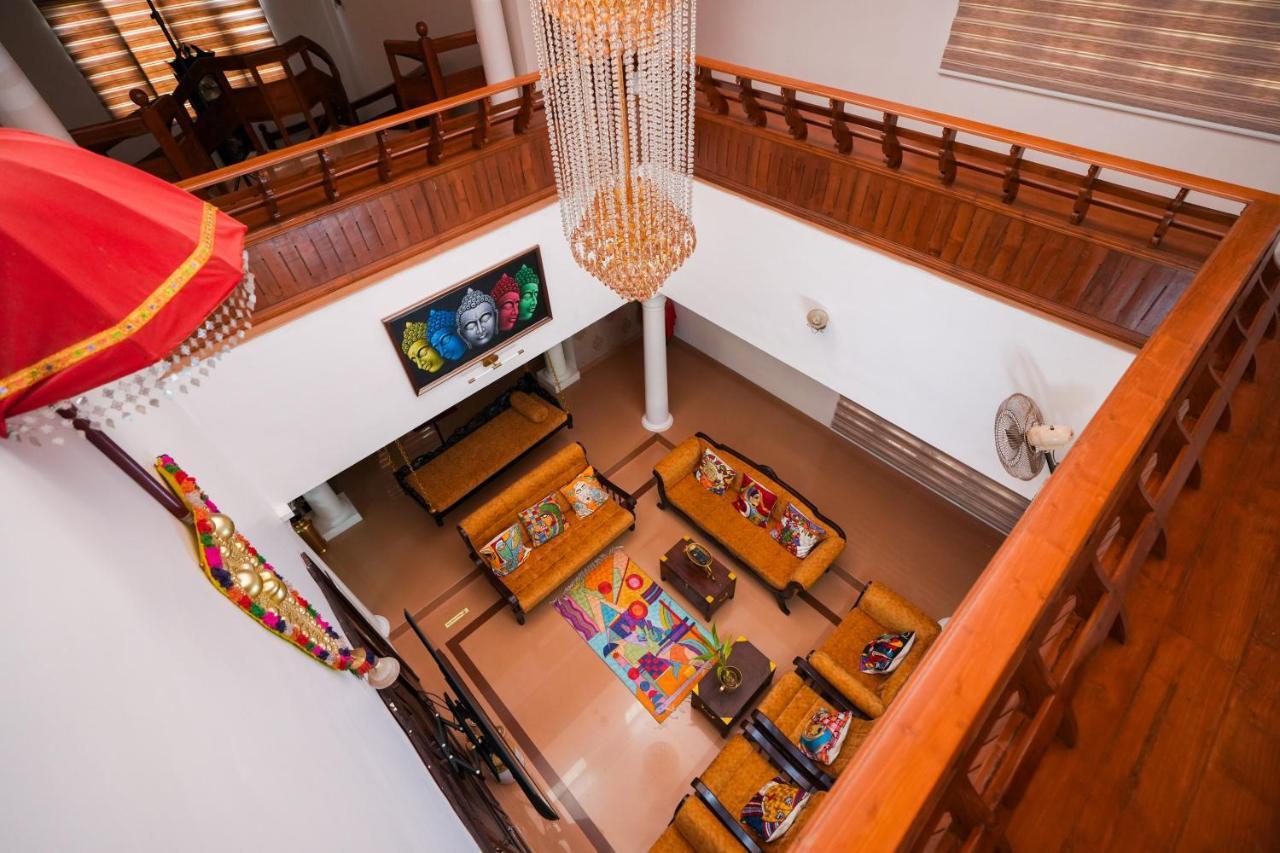 Parudeesa - Heavenly- Luxurious Palace Look-Near Cbd - Kerala - India With Breakfast Kaladi Exterior photo
