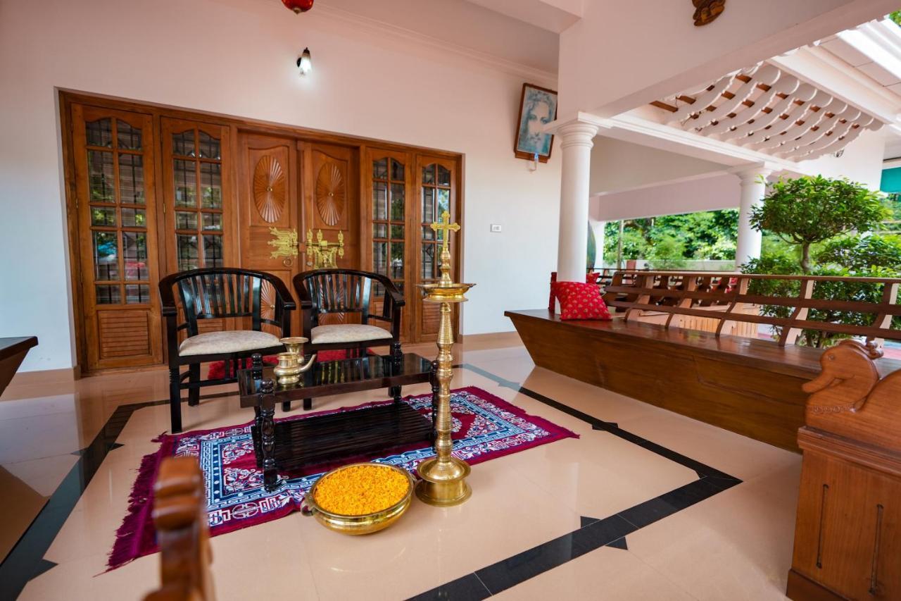 Parudeesa - Heavenly- Luxurious Palace Look-Near Cbd - Kerala - India With Breakfast Kaladi Exterior photo